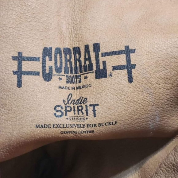 Boots - Picture 3 of 3